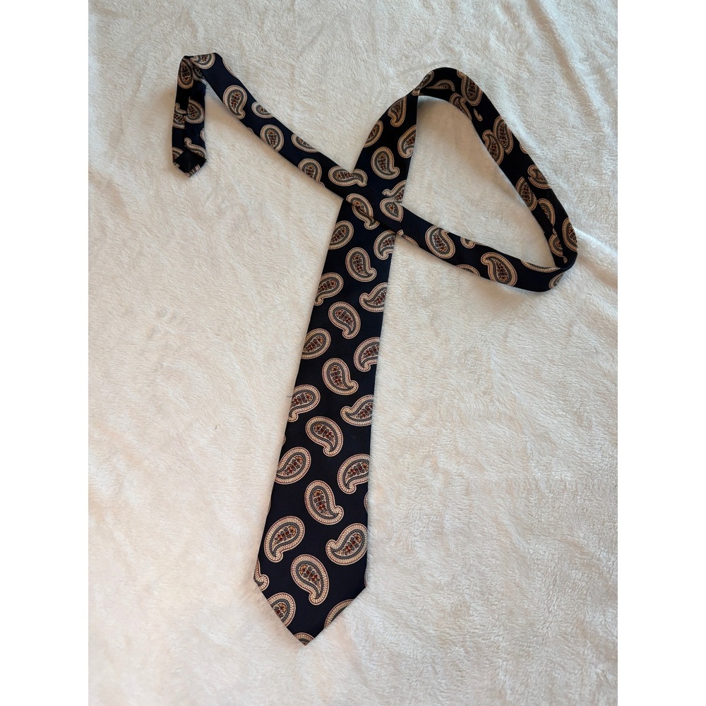 Manhattan Mens Silk Tie Navy Blue Paisley Print Made in USA Business Formal - Picture 2 of 4